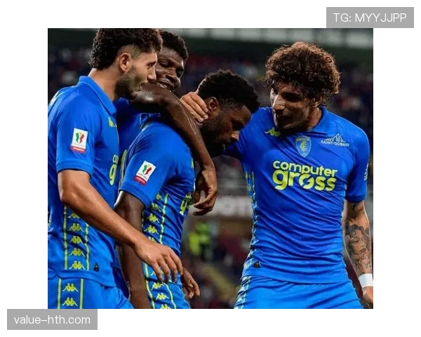 斯洛伐克蓝白战袍耀眼出阵，球队状态回暖提振士气