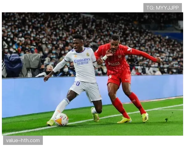 维尼修斯与本泽马默契升级，携手助球队迈向新辉煌