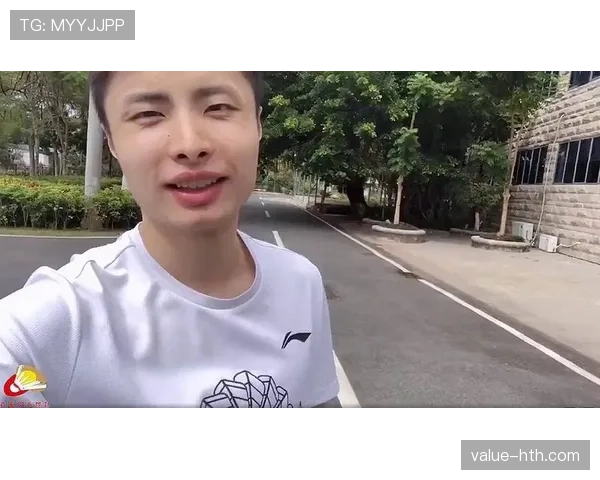 石宇奇训练完直接拎爱马仕去喝下午茶？