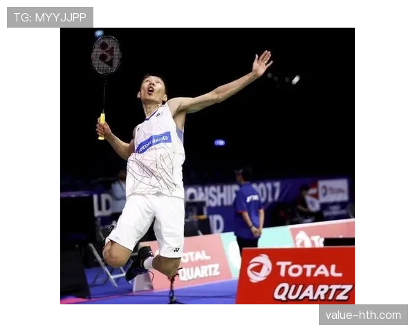 李宗伟训练的时候，连喝水都能讲究成仪式感，不像我们抢快餐一样尴尬笑着喝完了啊